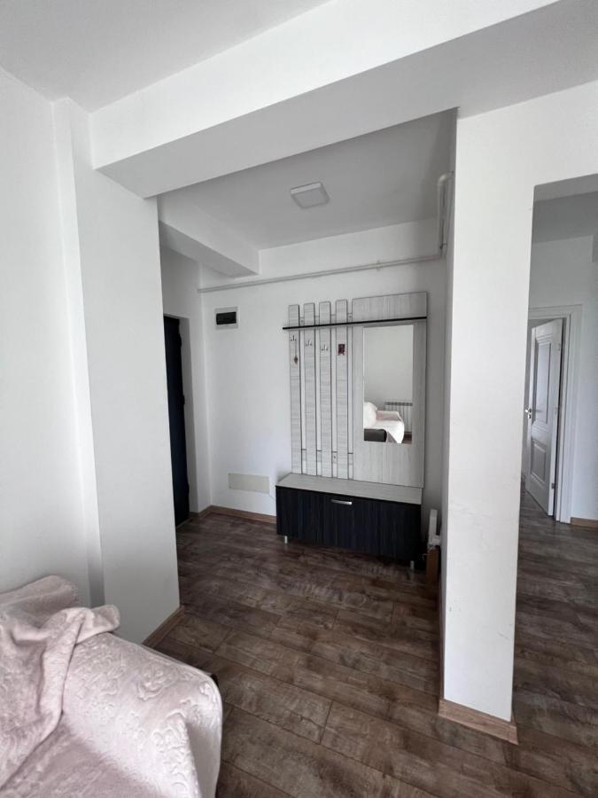 Апартаменты Nesta Apartament Фэлтичени Экстерьер фото