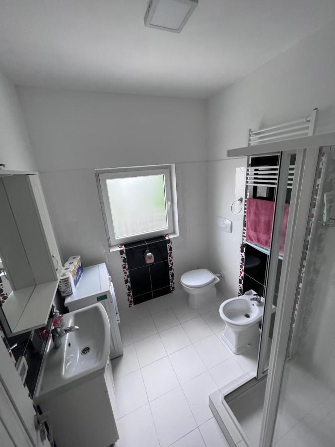 Апартаменты Nesta Apartament Фэлтичени Экстерьер фото