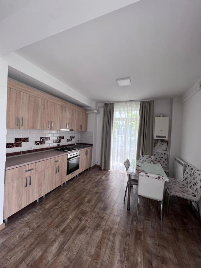 Апартаменты Nesta Apartament Фэлтичени Экстерьер фото